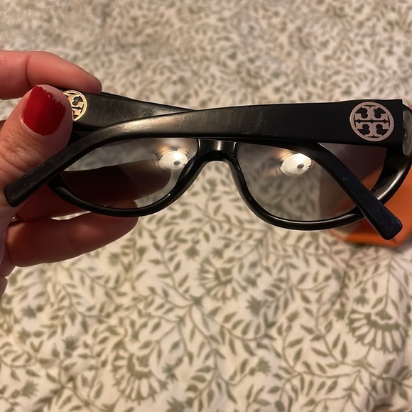 Tory Burch sunglasses - Picture 6 of 6